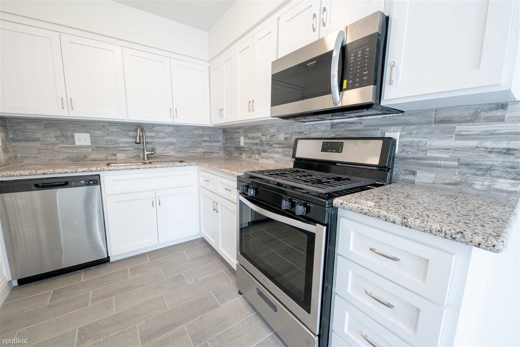 3393 E Dakota Ave Apt 114 - Photo 2