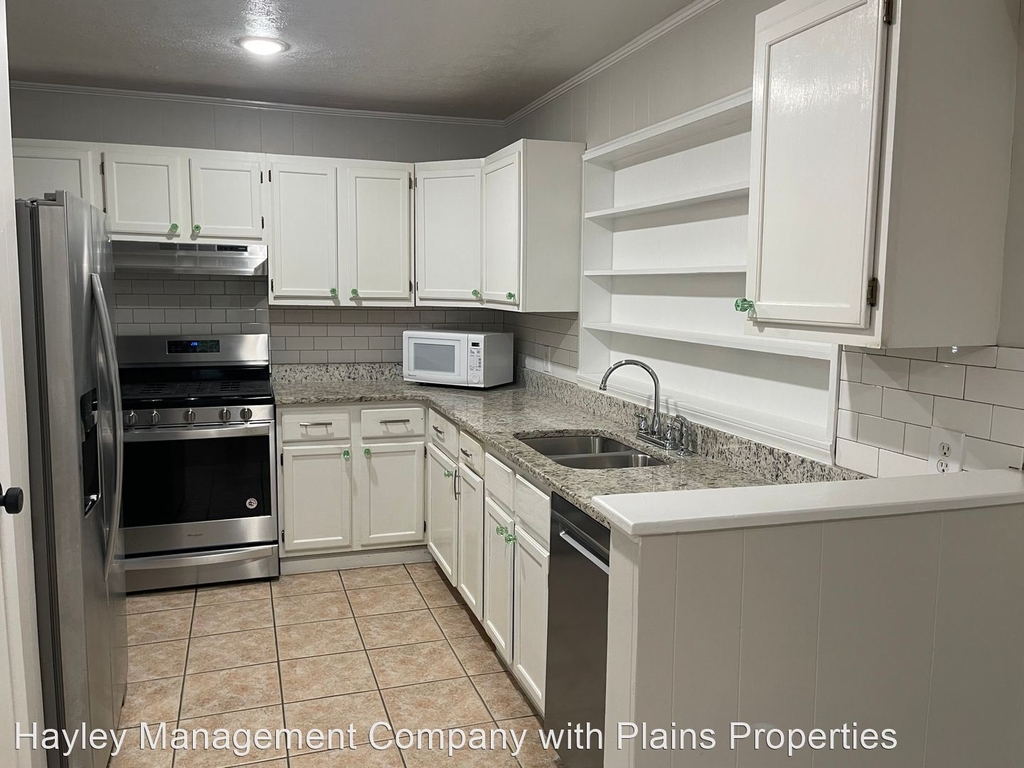 215 Green St. - Photo 2