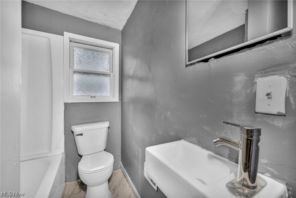 712 E Erie Avenue - Photo 22