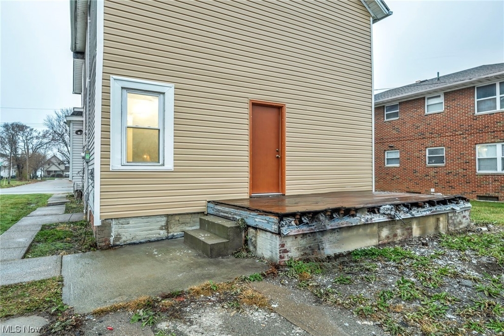 712 E Erie Avenue - Photo 30