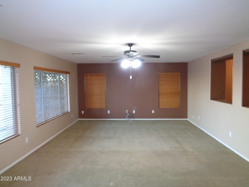 43242 W Maricopa Avenue - Photo 3