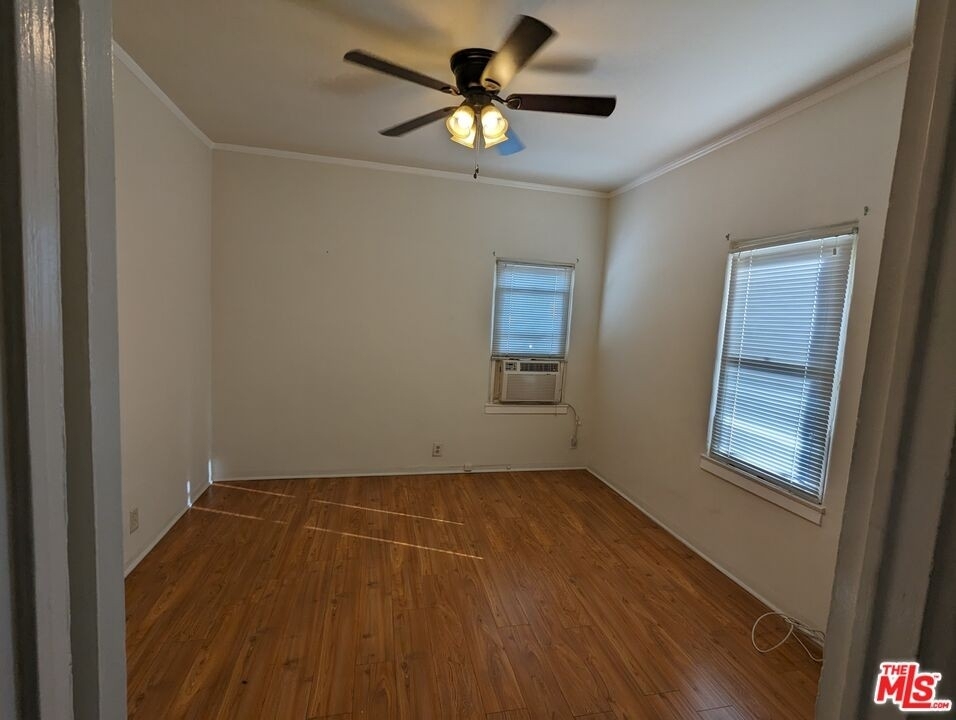 1366 S Mansfield Ave - Photo 10