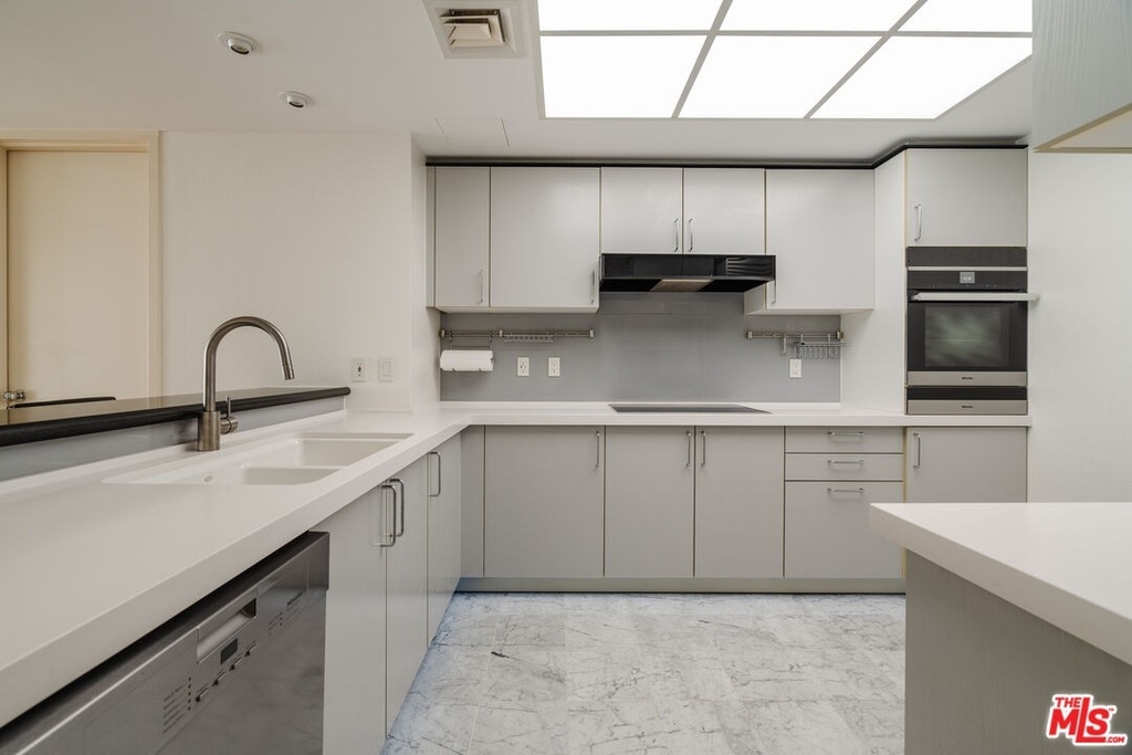 10520 Wilshire Blvd - Photo 16
