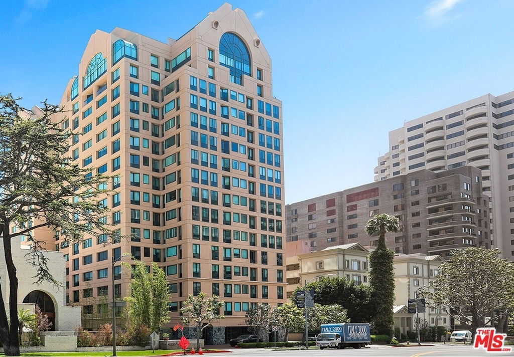 10520 Wilshire Blvd - Photo 0