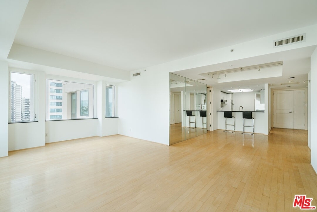 10520 Wilshire Blvd - Photo 10