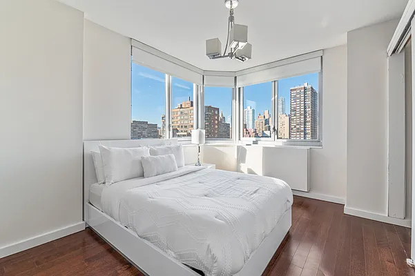 East 34th Street  - Photo 0