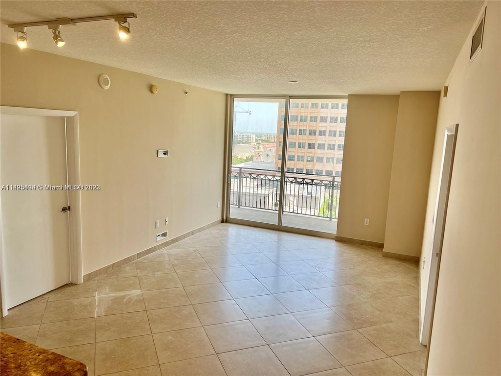 550 Okeechobee Blvd - Photo 14