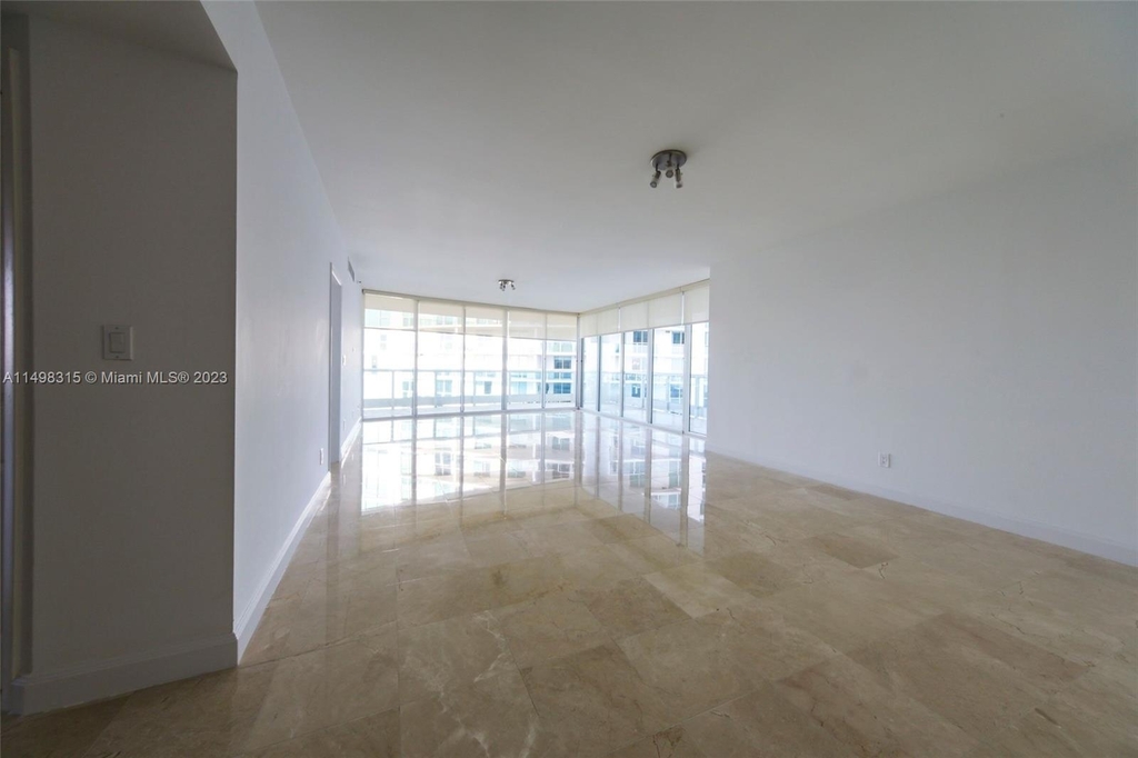 2127 Brickell Ave - Photo 1