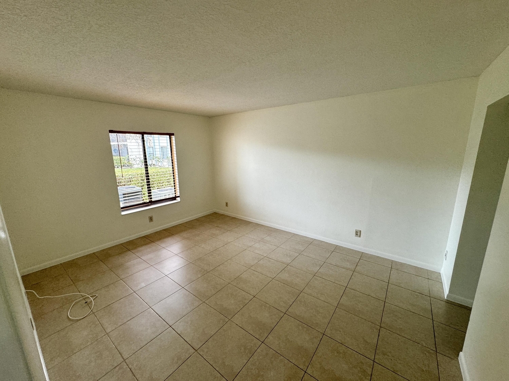 1105 Green Pine Boulevard - Photo 3