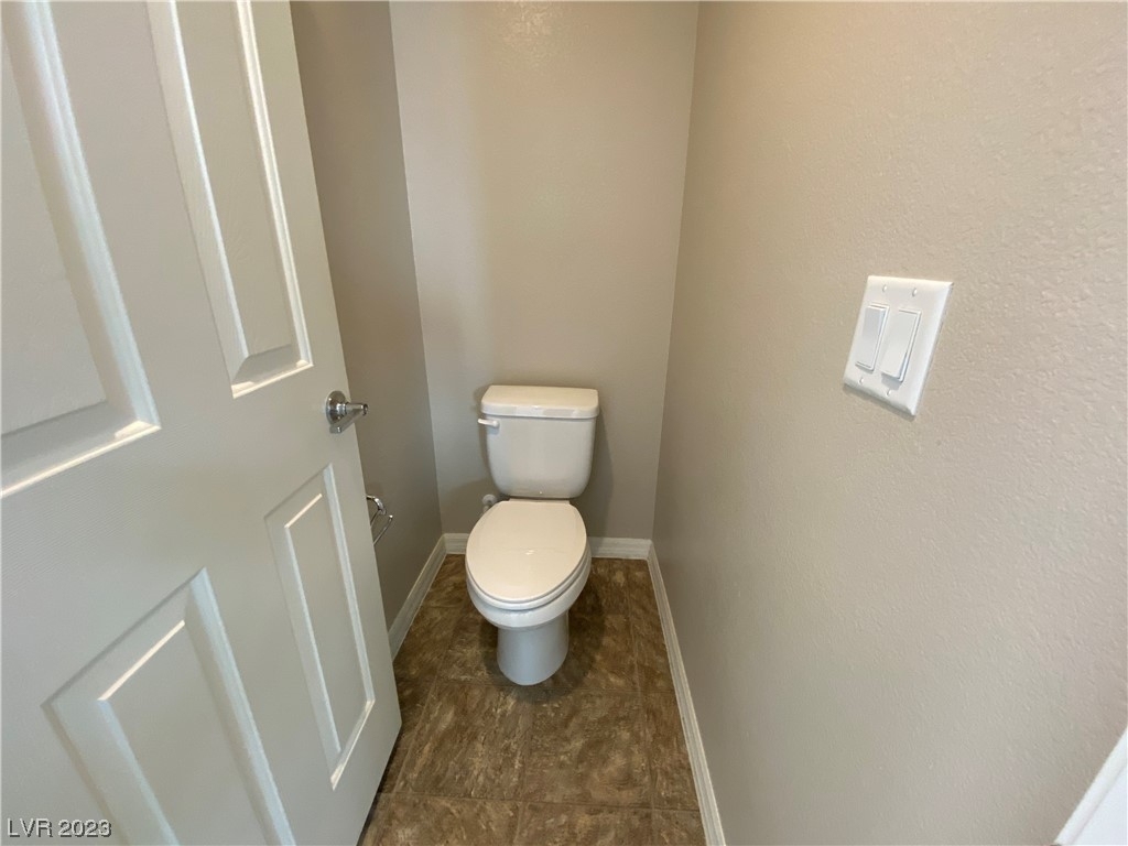 8033 Ancient Oaks Avenue - Photo 21