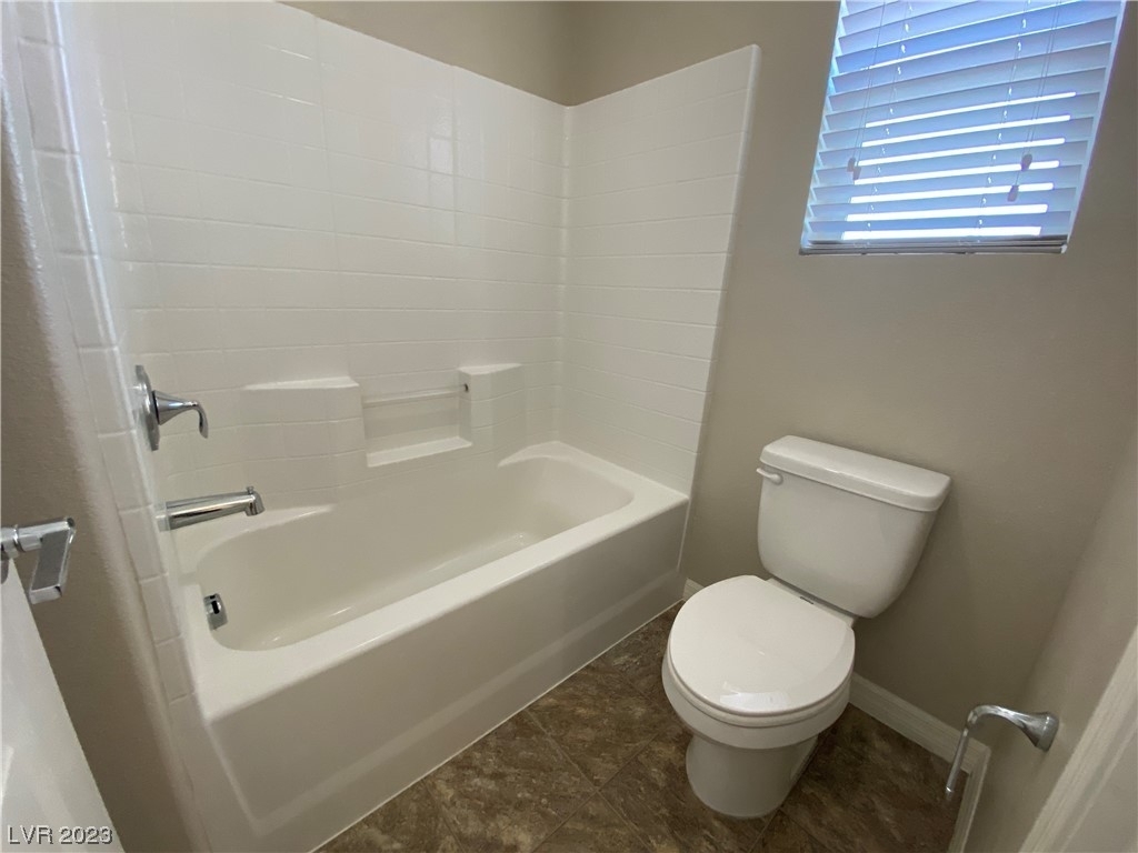 8033 Ancient Oaks Avenue - Photo 17