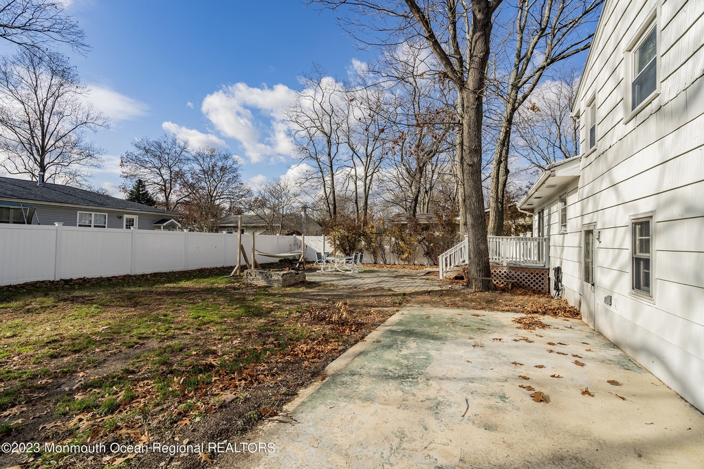 389 Luane Road W - Photo 21