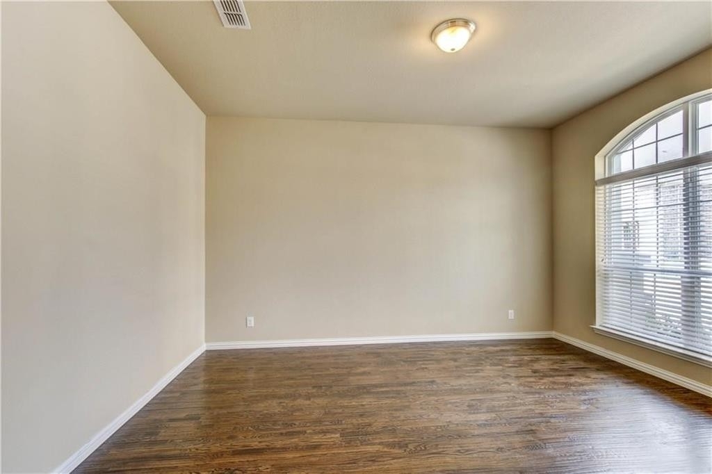 6100 Mickelson Way - Photo 2
