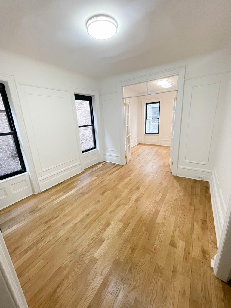 502 Amsterdam Ave - Photo 6