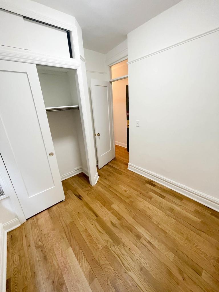 502 Amsterdam Ave - Photo 4