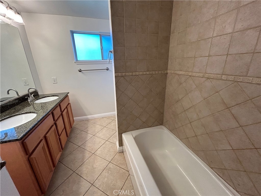 6039 Shaker Drive - Photo 5