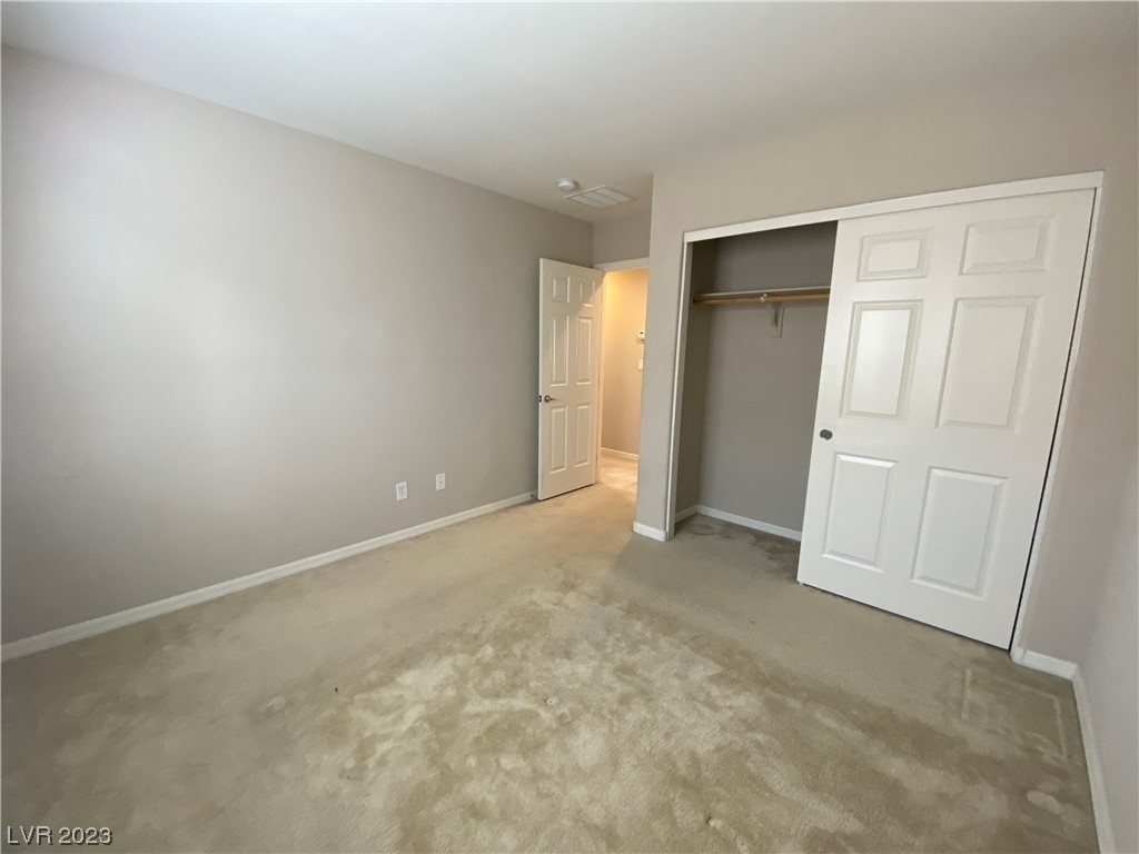 8033 Ancient Oaks Avenue - Photo 15