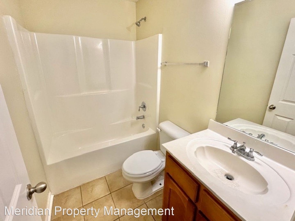 8254 Manhatten Dr - Photo 11