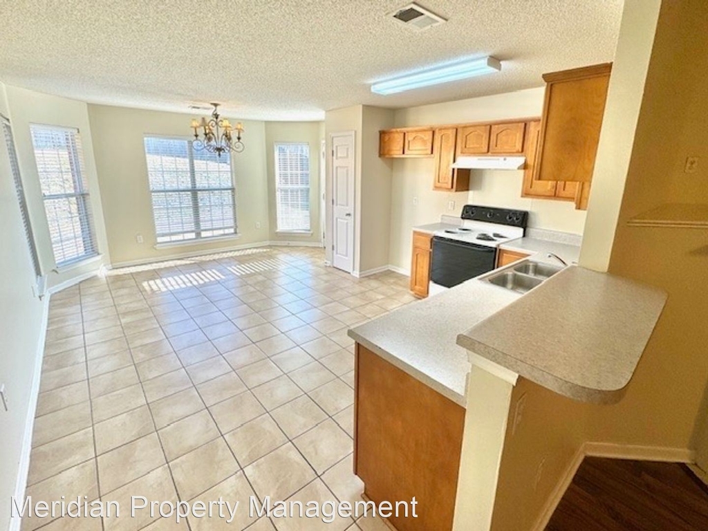 8254 Manhatten Dr - Photo 2