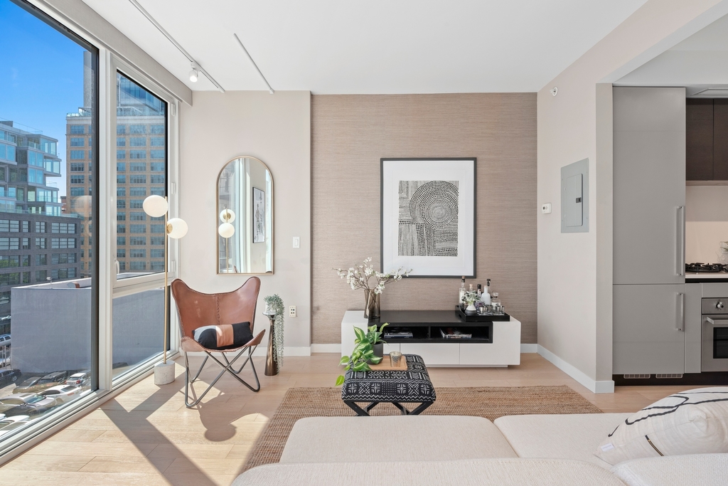 540 West 49th Street - Photo 6