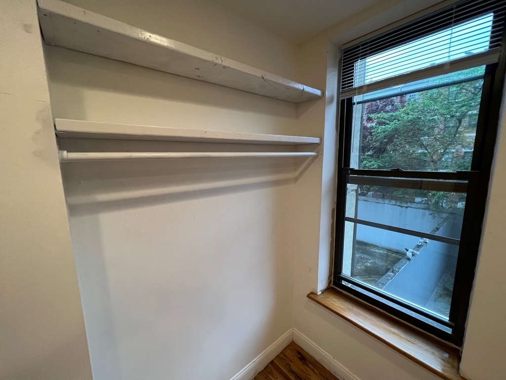 55 Clinton Street - Photo 2