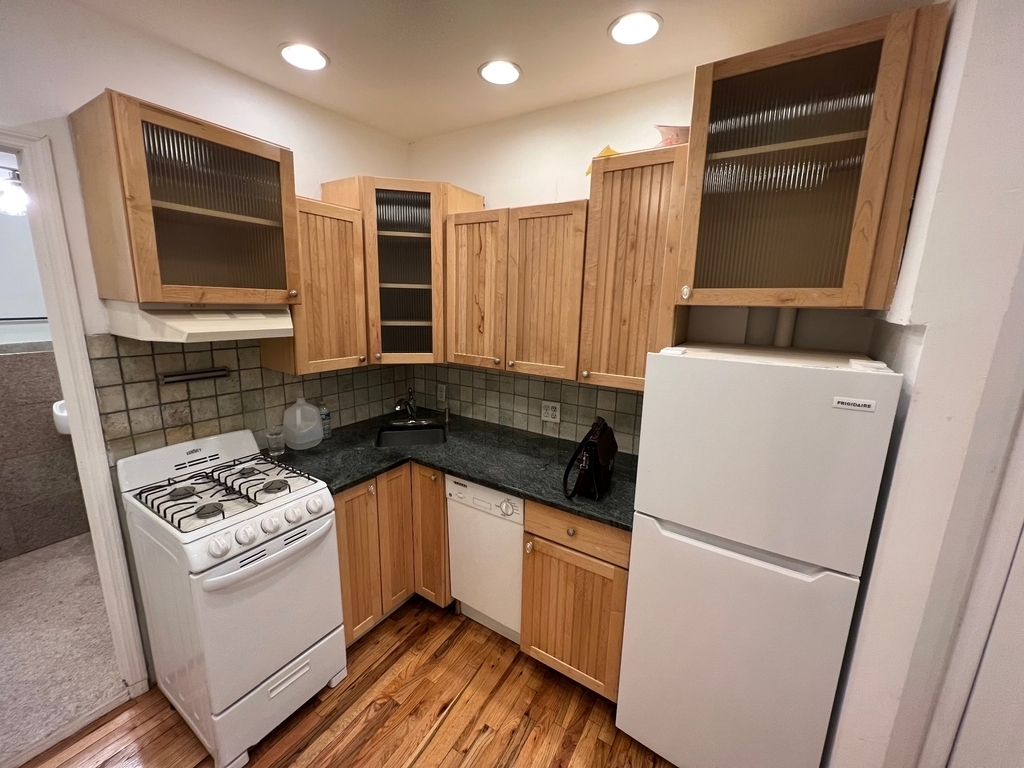 55 Clinton Street - Photo 6