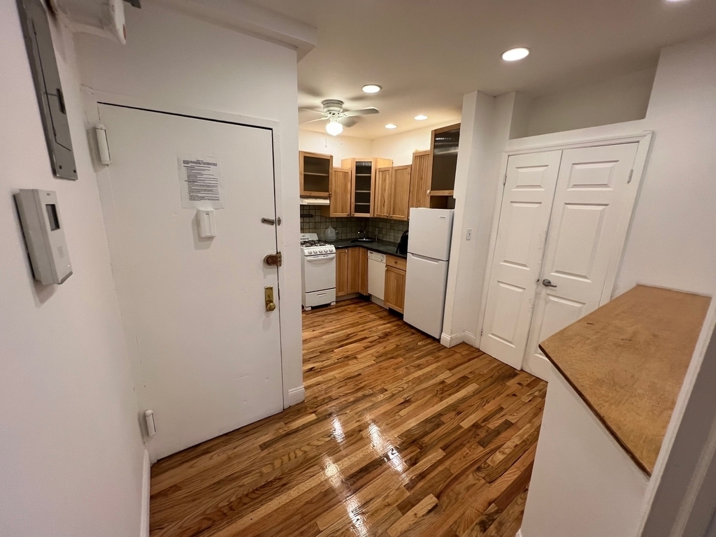 55 Clinton Street - Photo 4