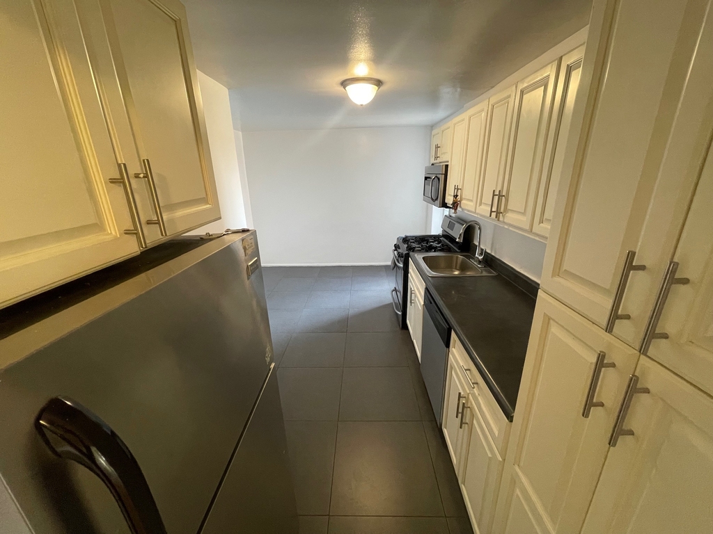 63-85 Woodhaven Boulevard - Photo 4
