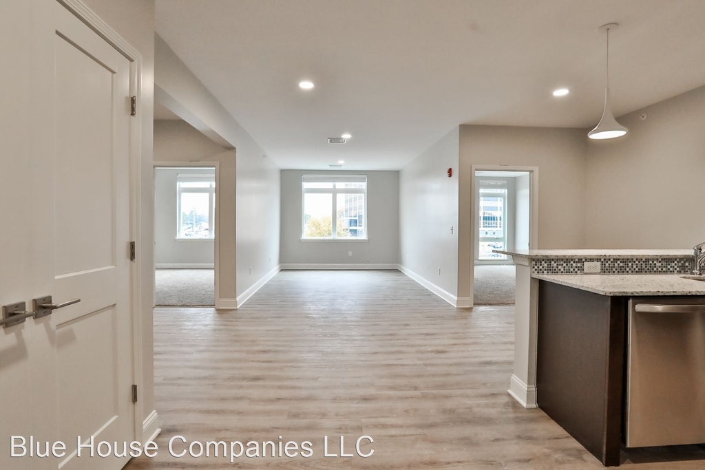 36 Hackett Blvd - Photo 1