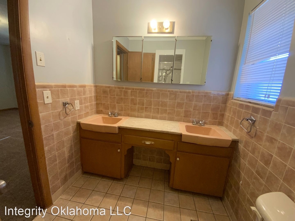 2208 Northwest 47th Street - Photo 11