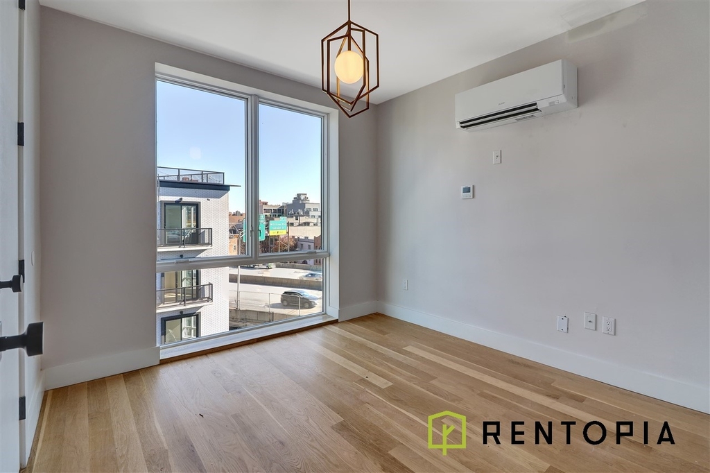 415 Manhattan Avenue - Photo 7