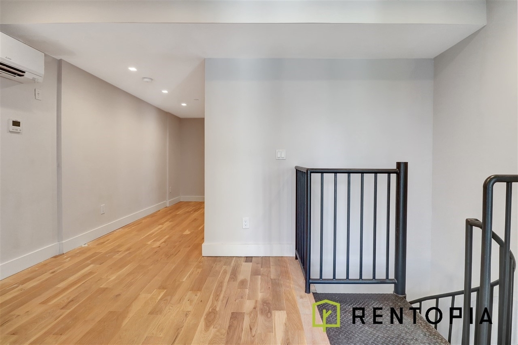 415 Manhattan Avenue - Photo 5