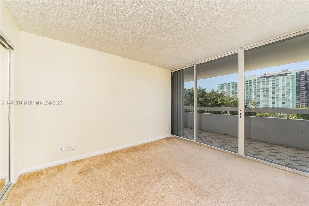 1627 Brickell Ave - Photo 10