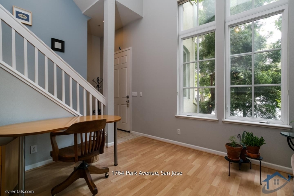 1764 Park Ave - Photo 2