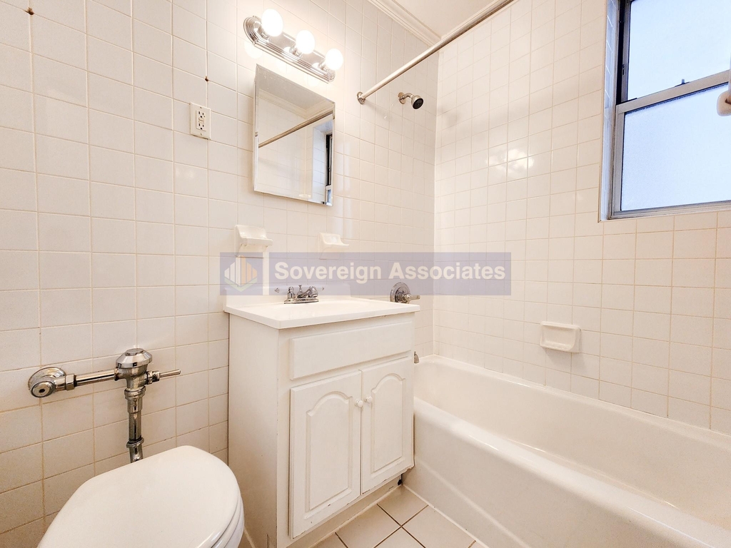 3555 Oxford Avenue - Photo 14