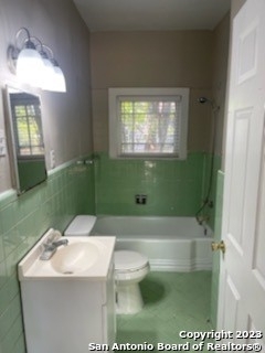 1011 Avant Ave - Photo 4