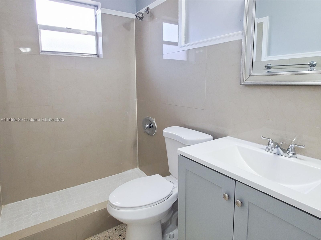 355 W 10th St - Photo 11