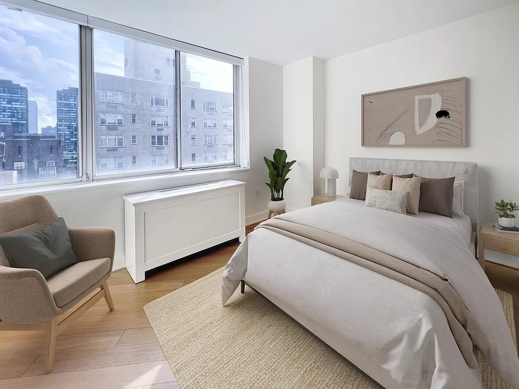 East 54th Street - Photo 6