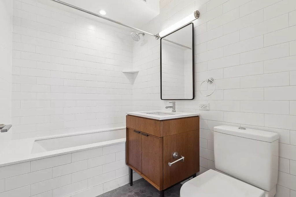 East 54th Street - Photo 7
