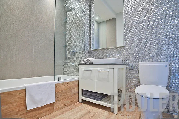 44-41 Purves Street - Photo 3