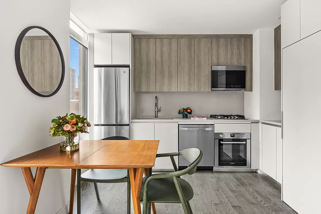 3rd Avenue - Photo 1