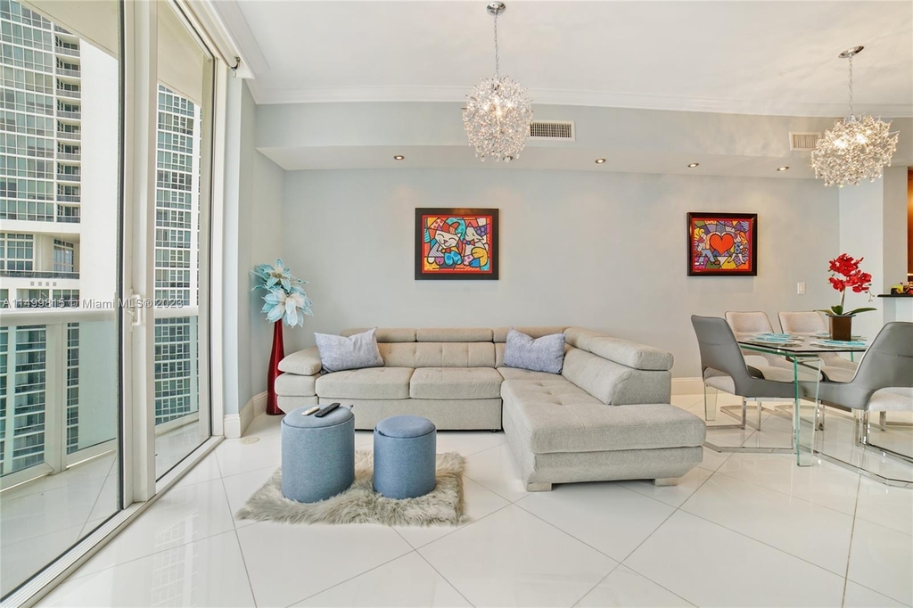 18101 Collins Ave - Photo 11