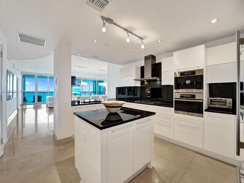 17121 Collins Ave - Photo 13