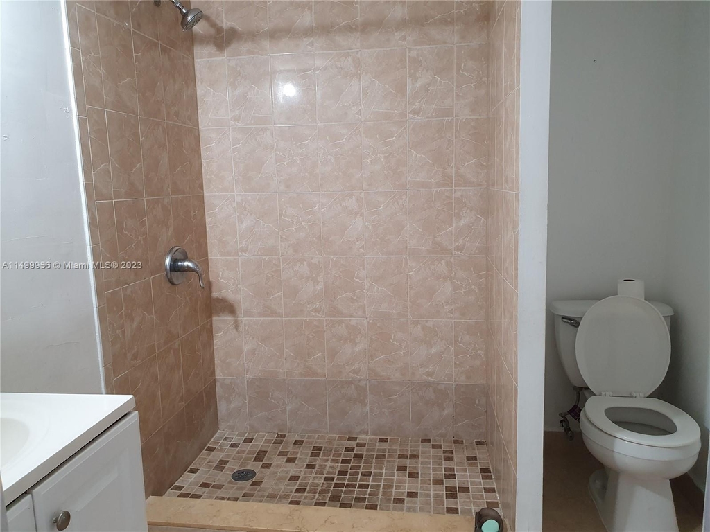 1921 Sw 107th Ave - Photo 22
