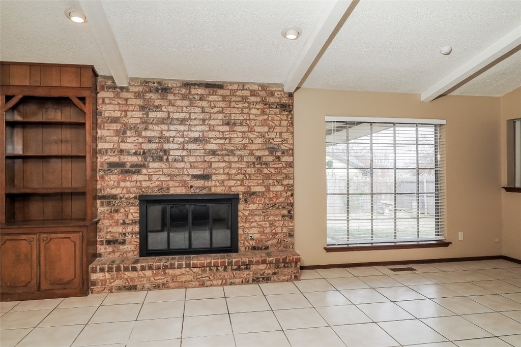 8705 Nw 88th Street - Photo 3