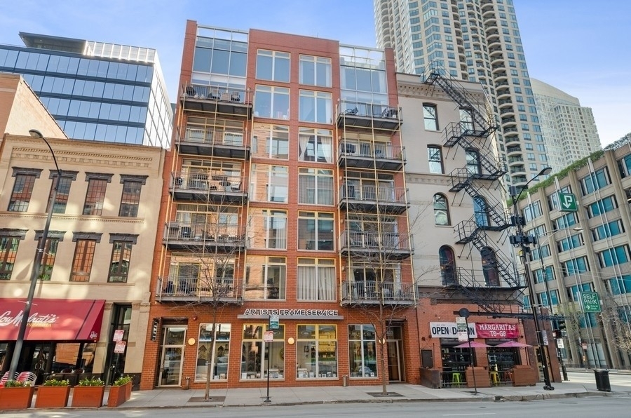 433 N Wells Street - Photo 0