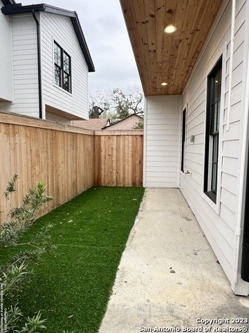 310 Lavaca St - Photo 10