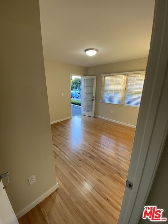 1012 Elkgrove Ave - Photo 5