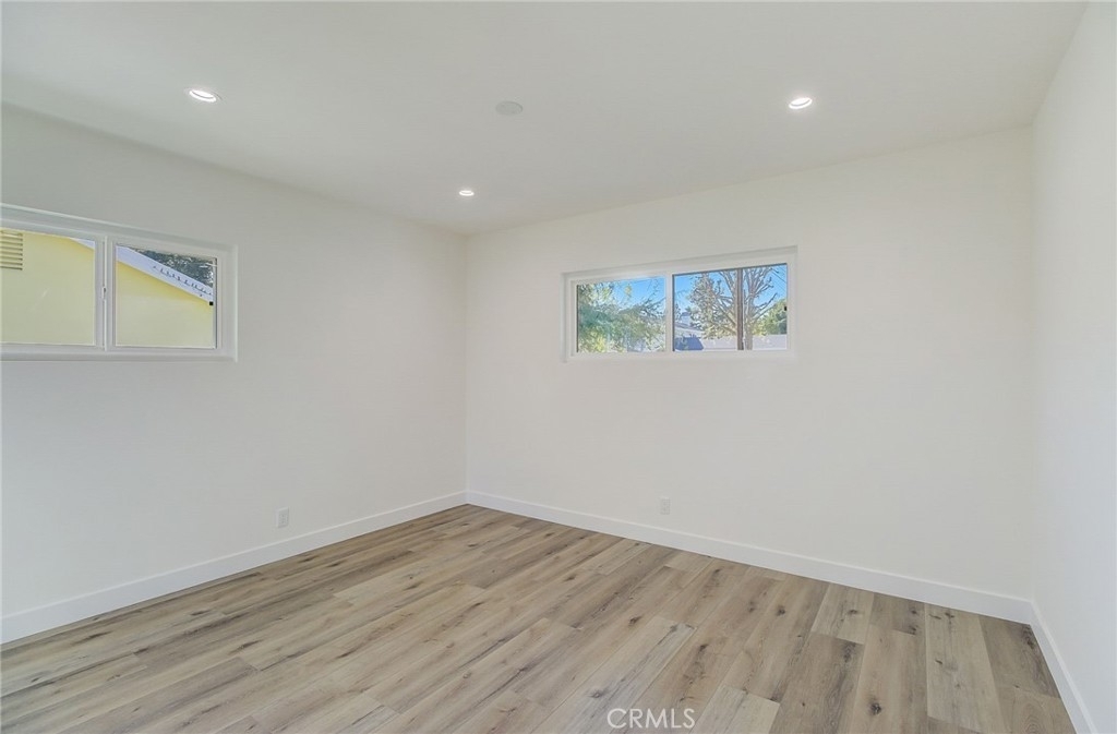 11200 Jellico Avenue - Photo 18