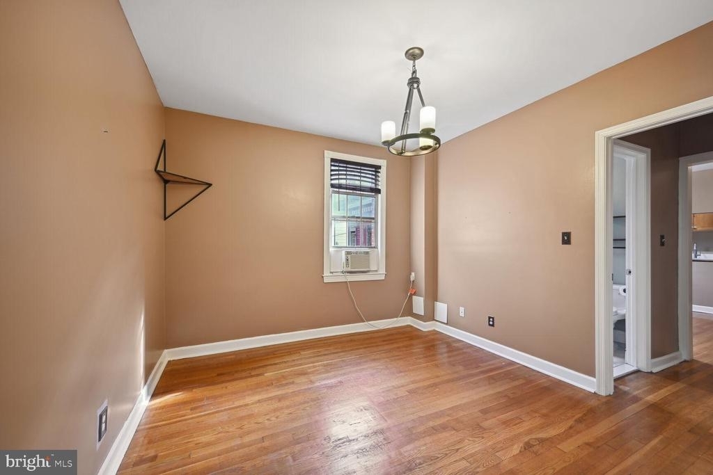 1439 Euclid St Nw - Photo 4